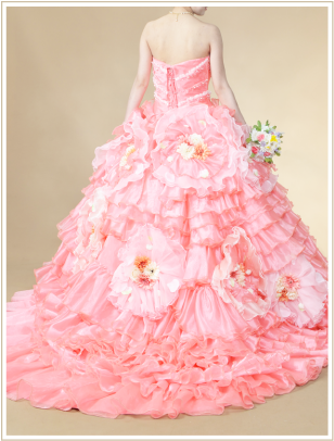 お色直し・カラードレス　やっぱりピンクのフリルドレスは女の子の夢！